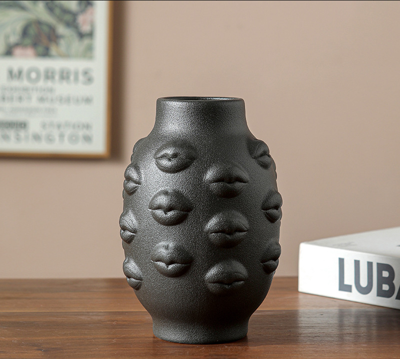 Minimalist Ceramic Lip-Shaped Flower Vase Modern Home Decor Ornament for Living Room and Hotel