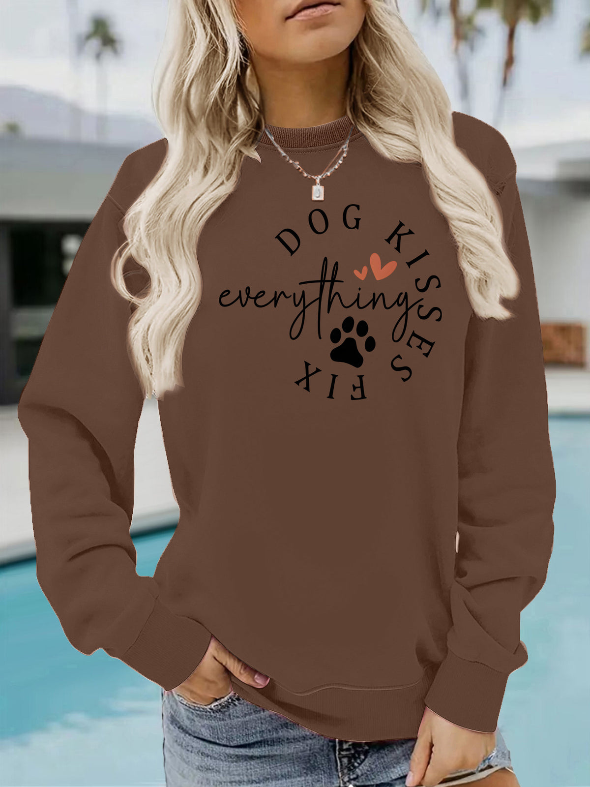 Wear a round neck fleece hoodie